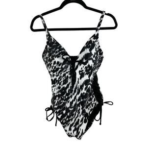 Bar III Heat Wave Push Up Black White Lace Up One Piece Swimsuit Medium